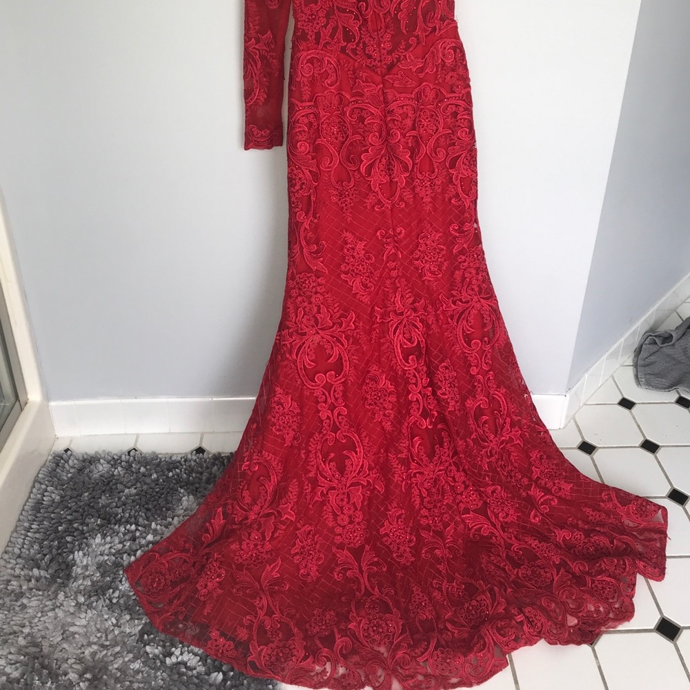 Red Dress - Picture 3 of 3